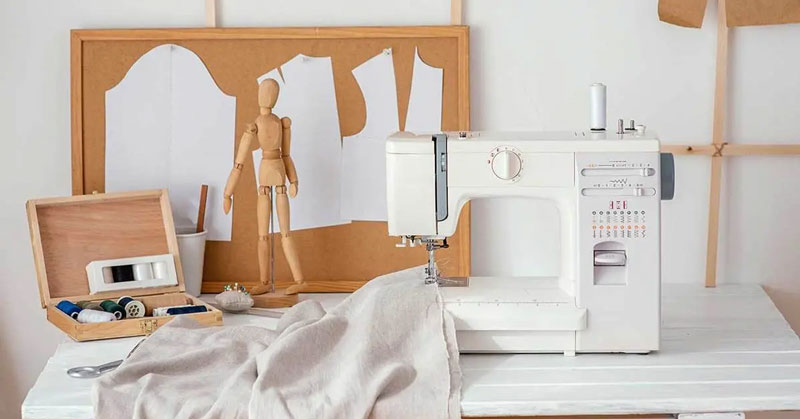 چگونه با کمترین سرمایه کسب‌ و کار خیاطی در منزل را شروع کنیم؟