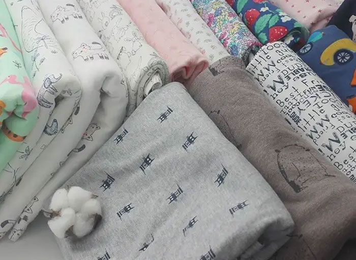 اولویت‌ بندی الیاف طبیعی بر الیاف مصنوعی برای دوخت لباس کودک