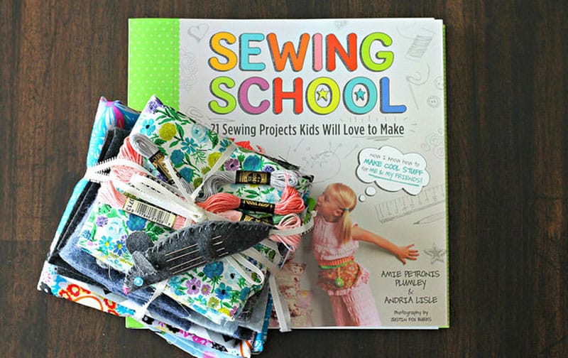 بهترین کتاب های آموزش خیاطی از مبتدی تا حرفه ای 3 Sewing-school-book